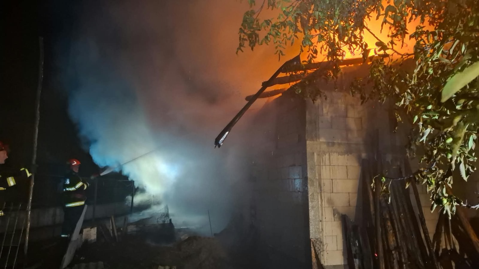 Incendiu într-o gospodărie din Vicovu de Jos