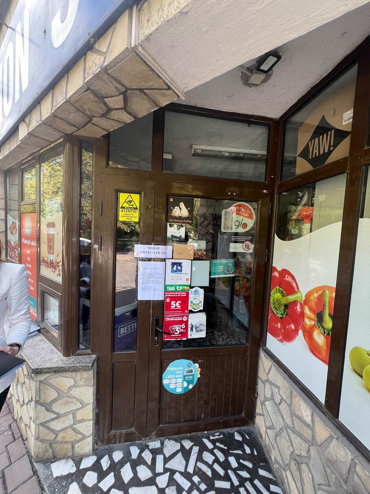 Magazin din Suceava, amendat cu 10.000 de lei pentru vânzarea de produse cu nicotină către minori