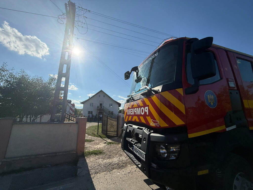 O cameră a unei locuințe din Bogata a fost afectată de un incendiu