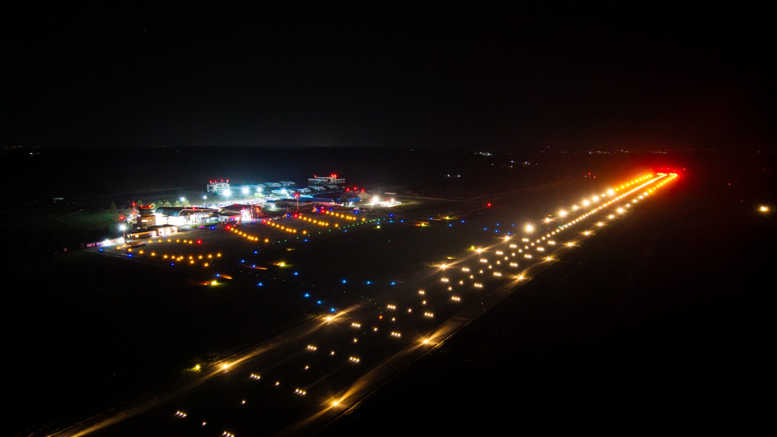 Platforma Aeroportului Internațional Ștefan cel Mare din Suceava a fost dotată cu balizaj luminos și sisteme de ghidare a aeronavelor