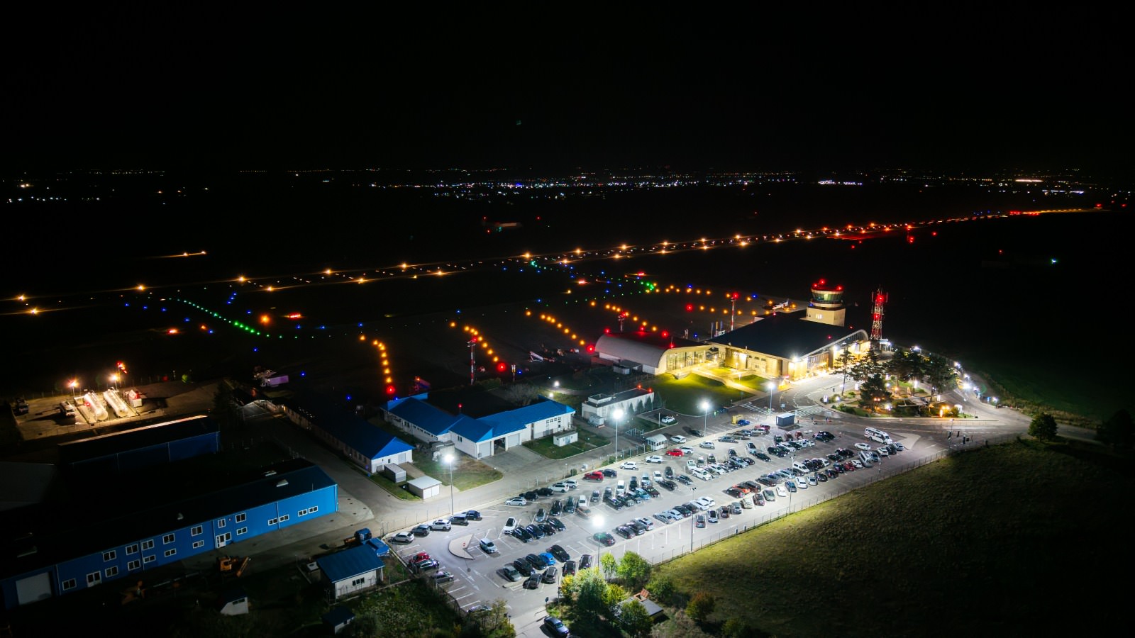Platforma Aeroportului Internațional Ștefan cel Mare din Suceava a fost dotată cu balizaj luminos și sisteme de ghidare a aeronavelor